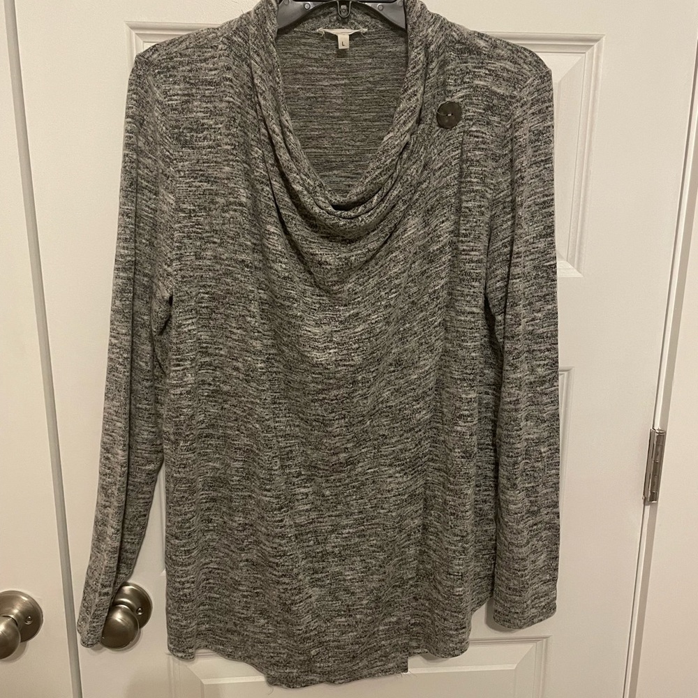 Maurice’s grey sweater large